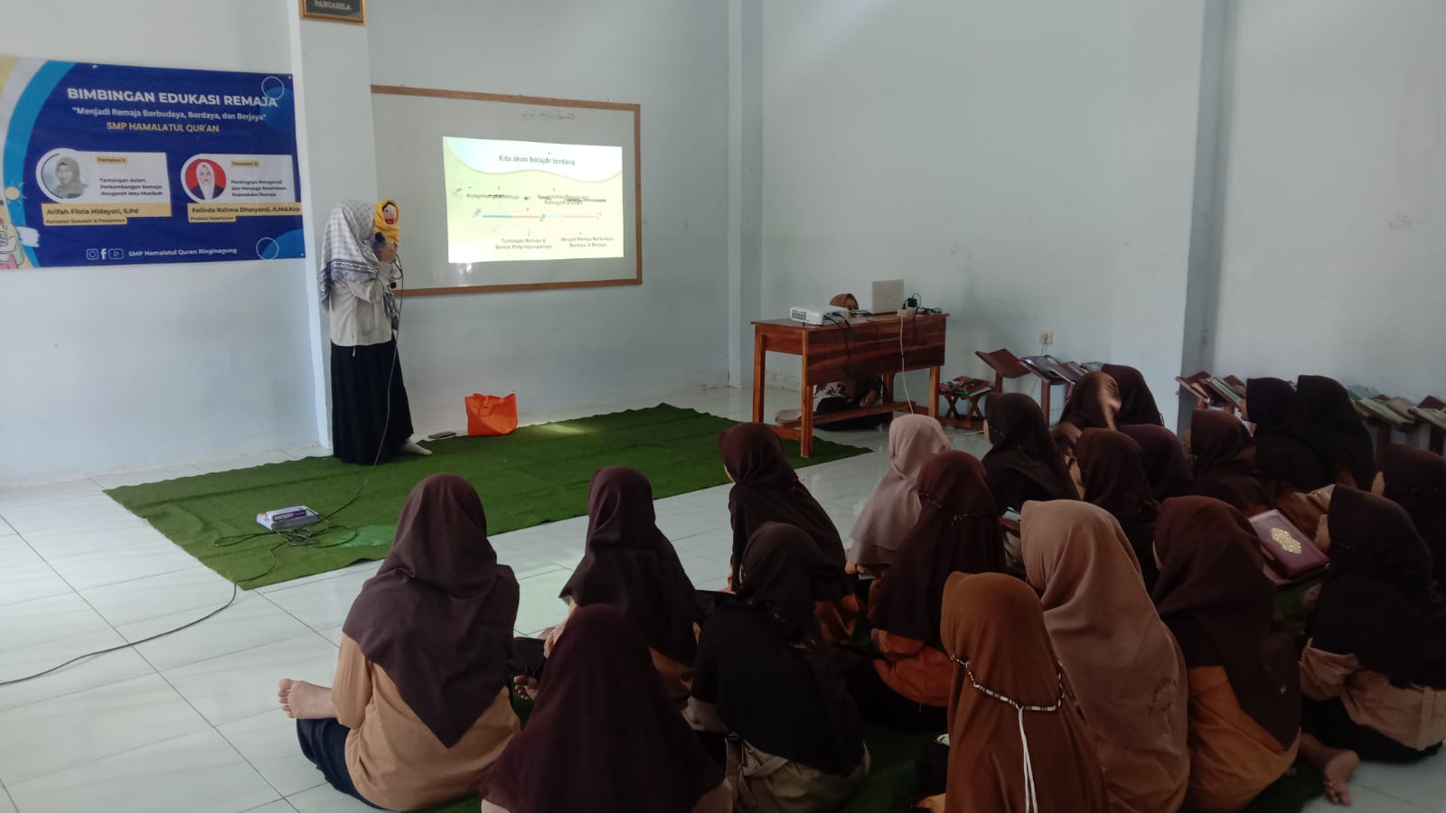 SEMINAR SMP HAMALATUL QURAN RINGINAGUNG